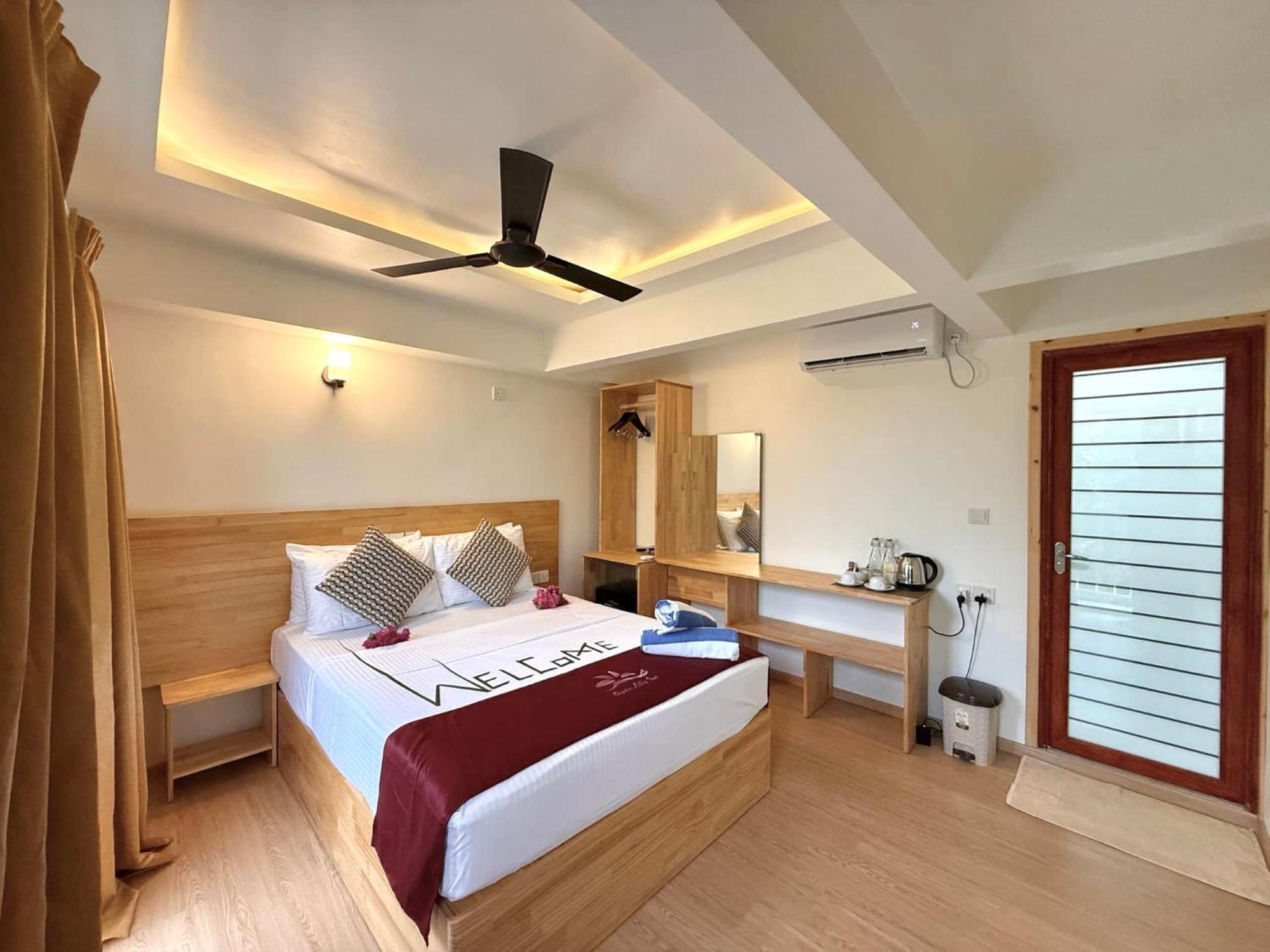 Ocean Lilly Inn Hangnaameedhoo Exterior photo